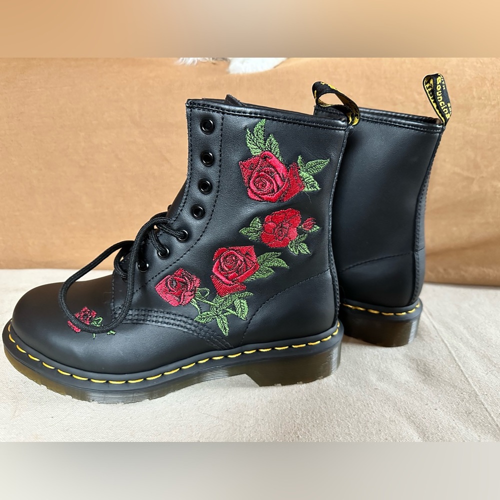 Women’s Dr. Martens Red Rose Boots. Size 8.